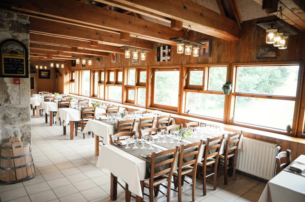 乐雅杜马斯酒店 Saint-Anthème 外观 照片